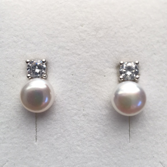 New in Box! Lido Lovely Soft Pearl & CZ Earrings! - Picture 3 of 6